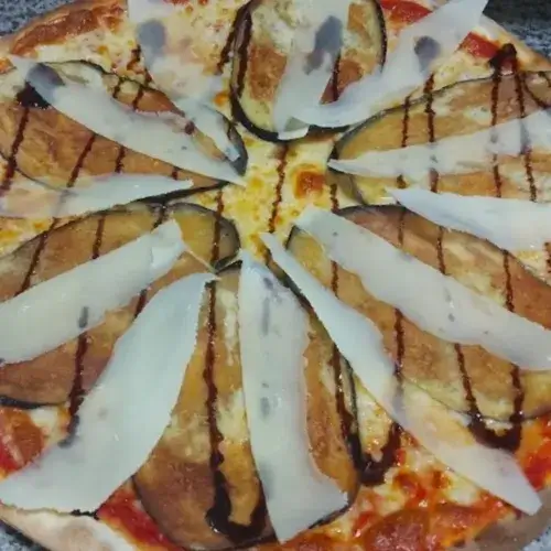 pizzeria lleida, pizza sin gluten lleida,,La Casa Italaia 101 - Disfruta de la mejor pizza auténtica y pasta fresca en Lleida. Ingredientes italianos, horno de leña tradicional y servicio de delivery más rápido que Glovo o Uber Eats. Compara nuestra calidad con Porco Dio o La Tagliatella.